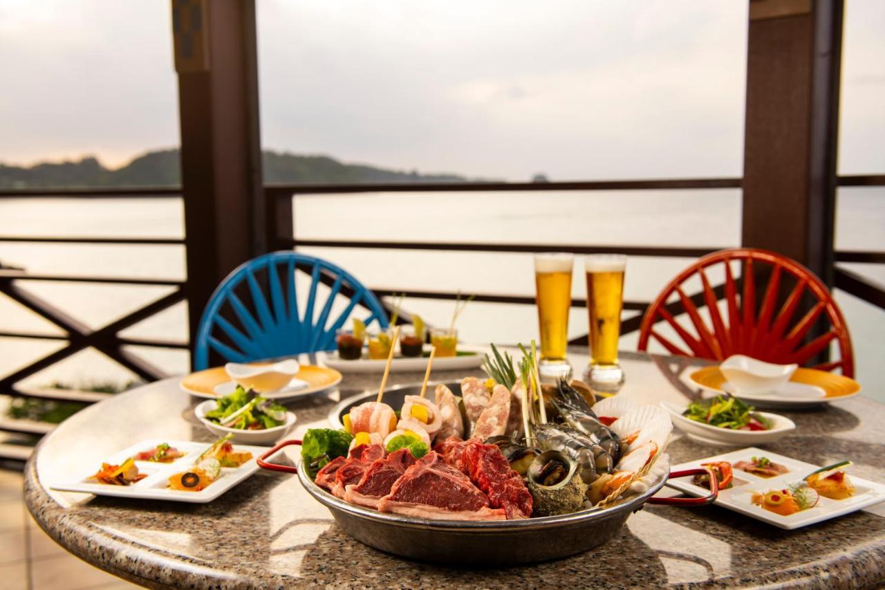 Renaissance Okinawa Resort Онна Экстерьер фото